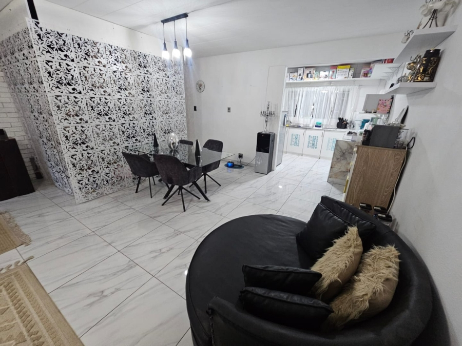 3 Bedroom Property for Sale in Eldoraigne Gauteng