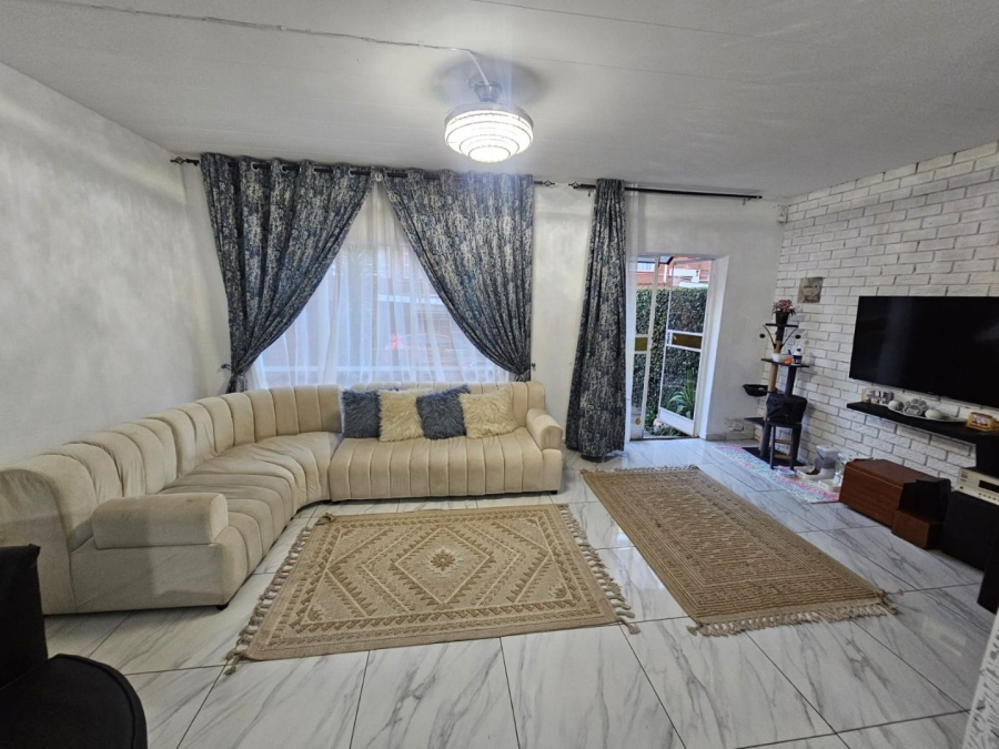 3 Bedroom Property for Sale in Eldoraigne Gauteng