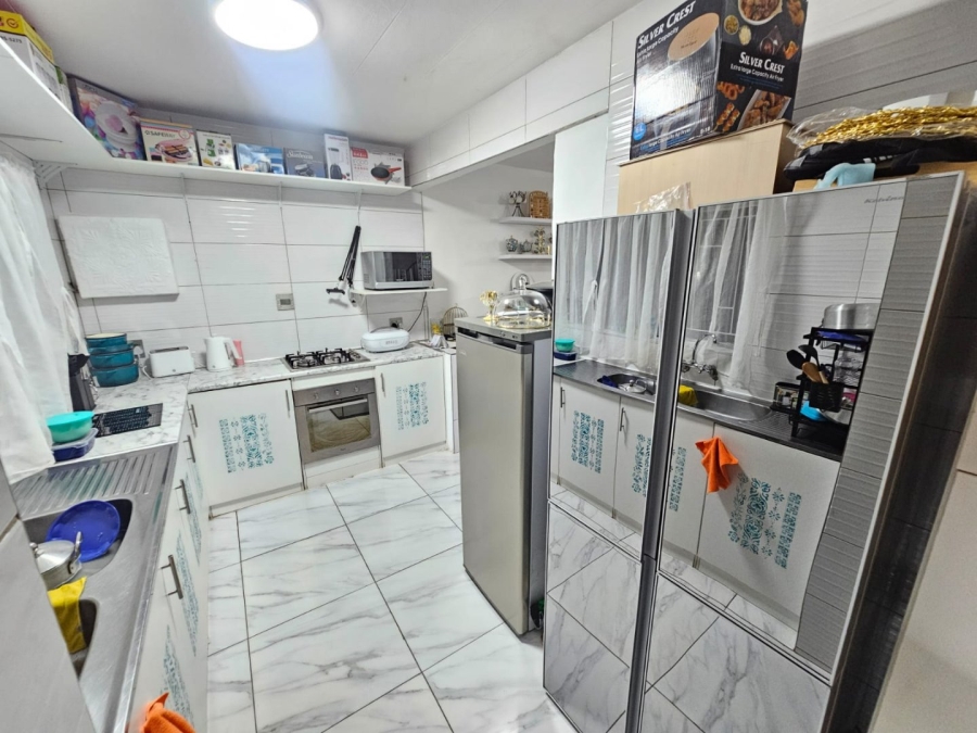 3 Bedroom Property for Sale in Eldoraigne Gauteng