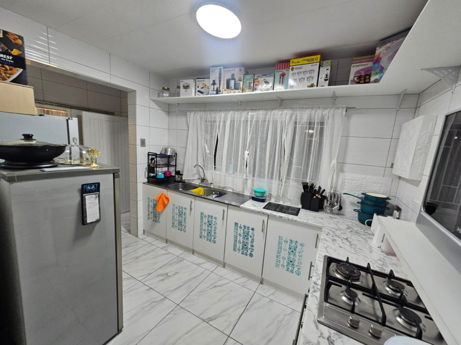 3 Bedroom Property for Sale in Eldoraigne Gauteng