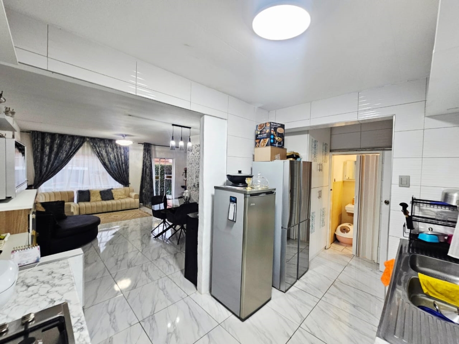 3 Bedroom Property for Sale in Eldoraigne Gauteng