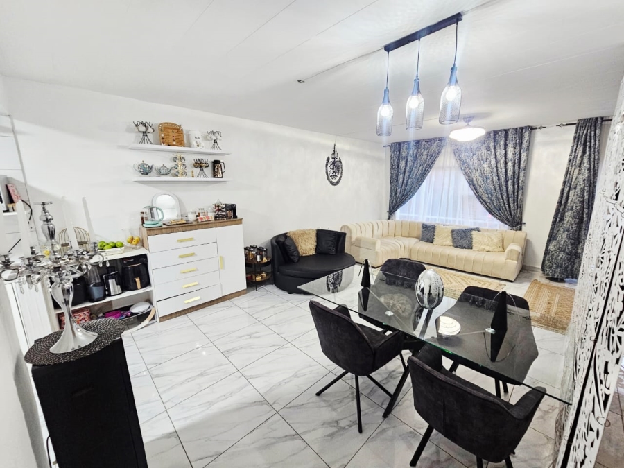 3 Bedroom Property for Sale in Eldoraigne Gauteng