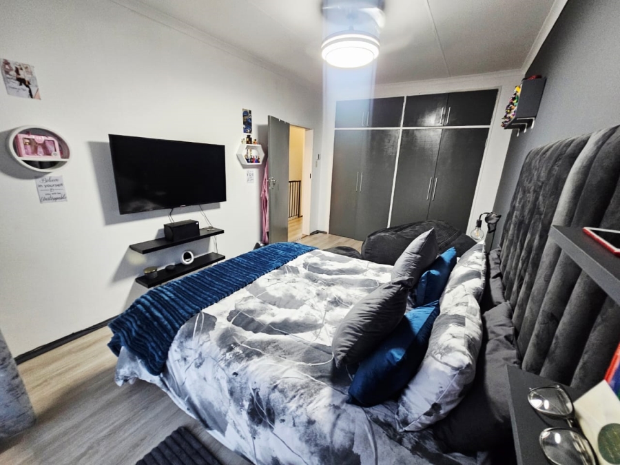 3 Bedroom Property for Sale in Eldoraigne Gauteng