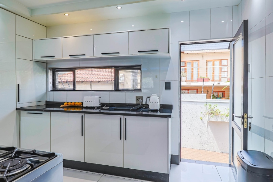 4 Bedroom Property for Sale in Amberfield Gauteng