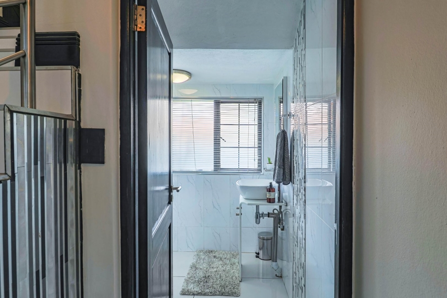 4 Bedroom Property for Sale in Amberfield Gauteng