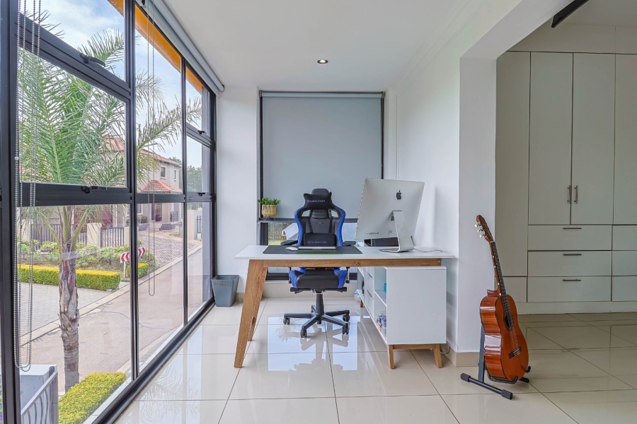 4 Bedroom Property for Sale in Amberfield Gauteng