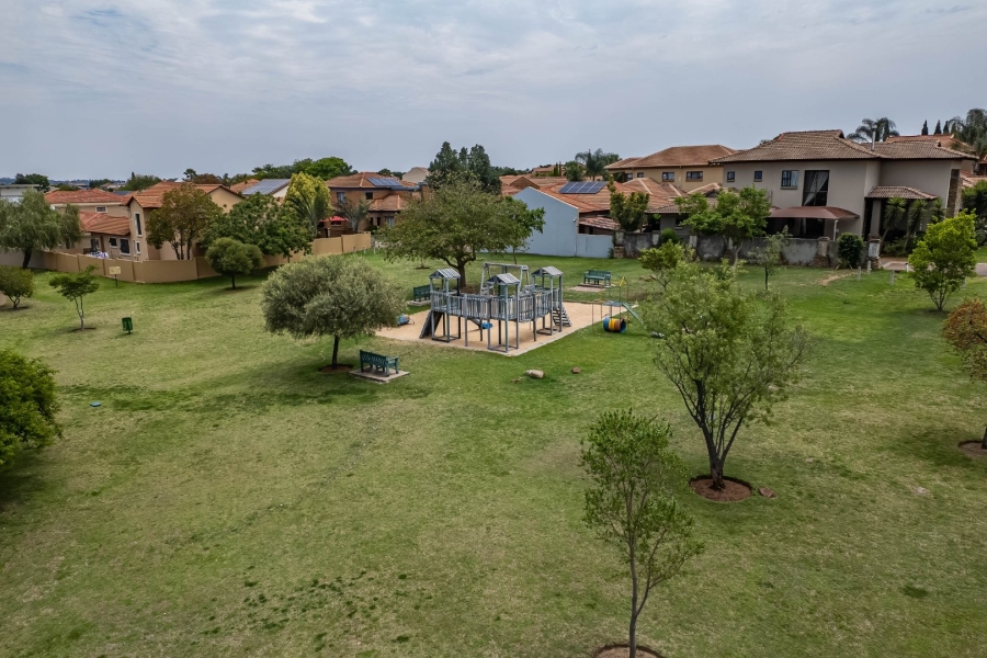 4 Bedroom Property for Sale in Amberfield Gauteng