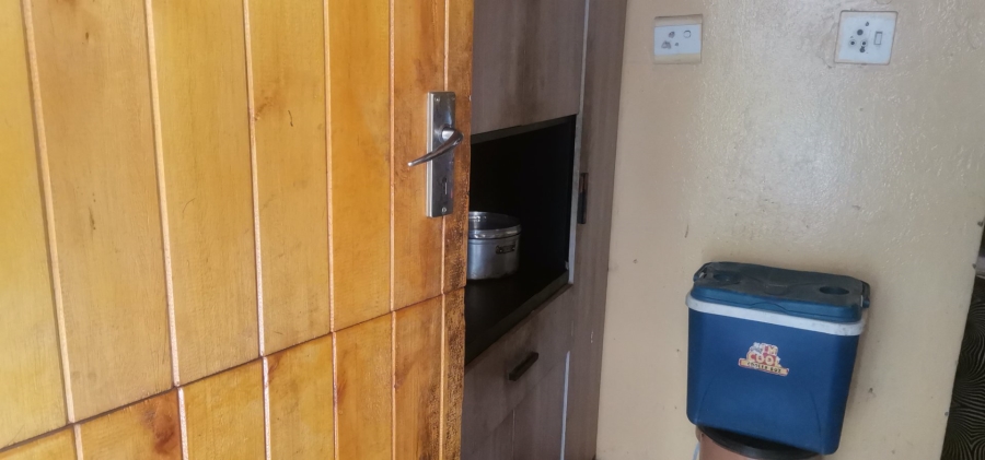 3 Bedroom Property for Sale in Ililiba Gauteng