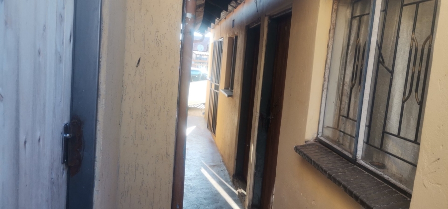 3 Bedroom Property for Sale in Ililiba Gauteng