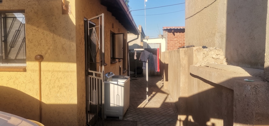 3 Bedroom Property for Sale in Ililiba Gauteng