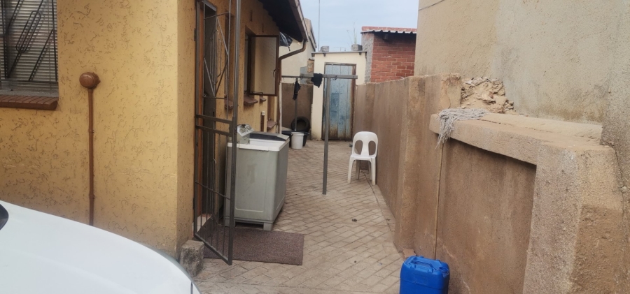 3 Bedroom Property for Sale in Ililiba Gauteng