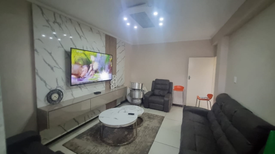 2 Bedroom Property for Sale in Gezina Gauteng