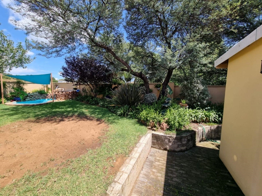 To Let 2 Bedroom Property for Rent in Vaaloewer Gauteng