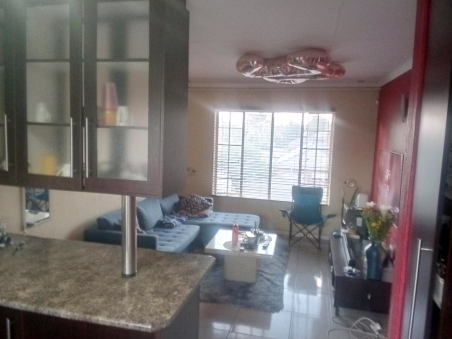 2 Bedroom Property for Sale in Heuwelsig Estate Gauteng