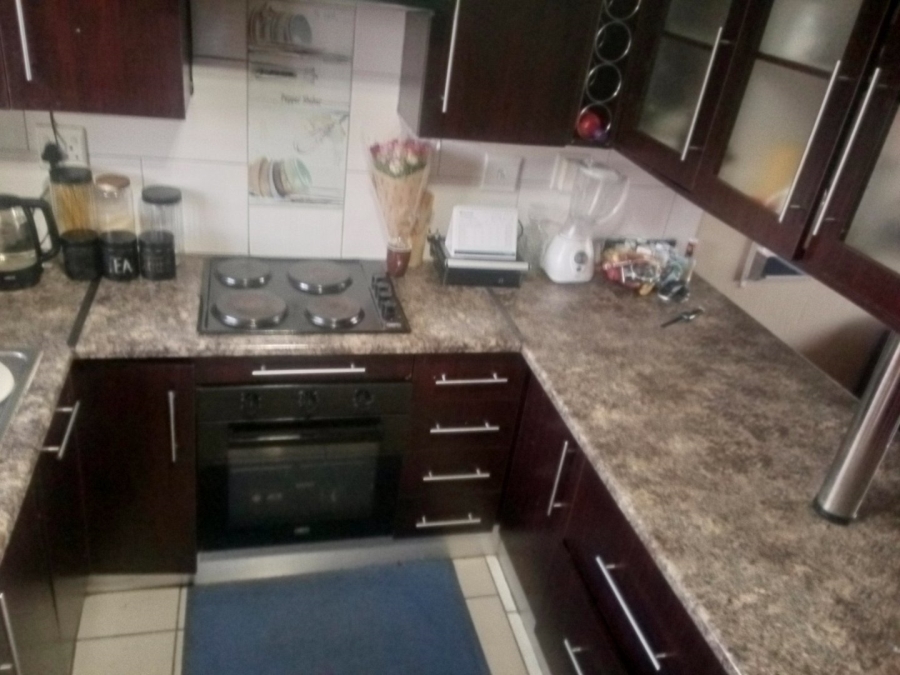 2 Bedroom Property for Sale in Heuwelsig Estate Gauteng