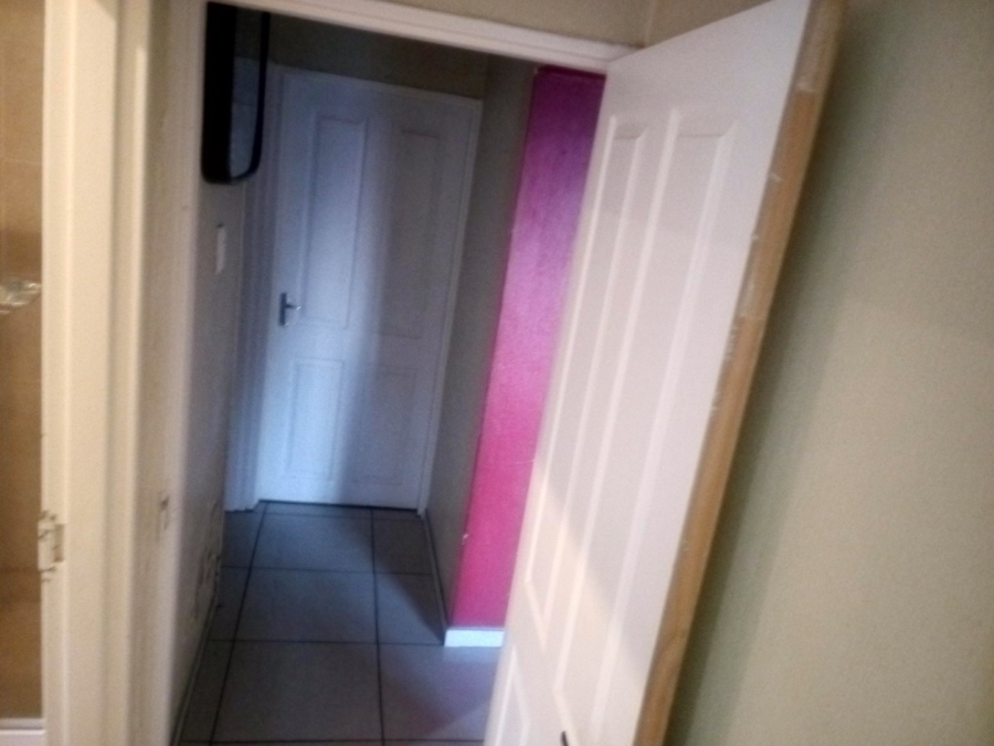 2 Bedroom Property for Sale in Heuwelsig Estate Gauteng