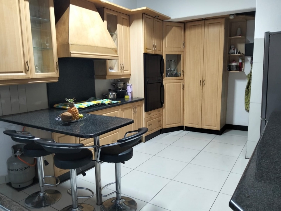 3 Bedroom Property for Sale in Glen Marais Gauteng