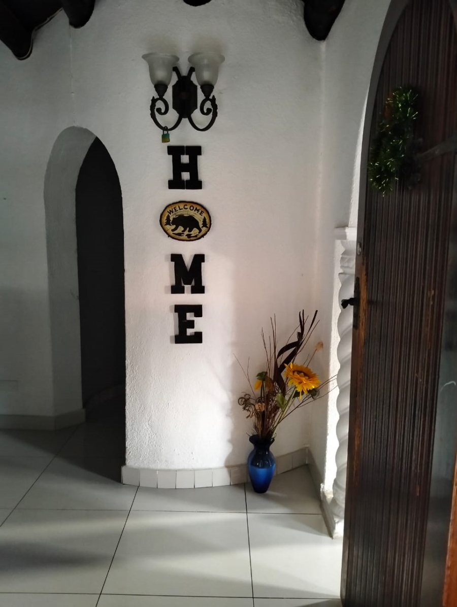 3 Bedroom Property for Sale in Glen Marais Gauteng