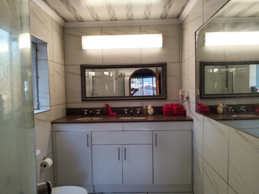 3 Bedroom Property for Sale in Glen Marais Gauteng