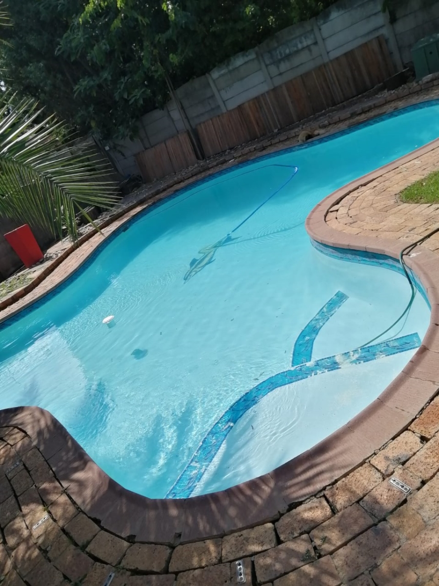 3 Bedroom Property for Sale in Glen Marais Gauteng