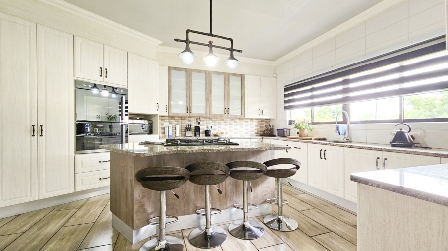 4 Bedroom Property for Sale in Three Rivers Proper Gauteng