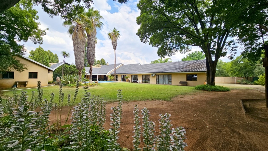 4 Bedroom Property for Sale in Three Rivers Proper Gauteng