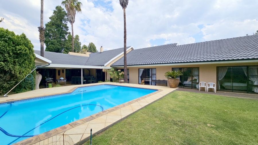 4 Bedroom Property for Sale in Three Rivers Proper Gauteng