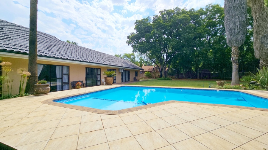 4 Bedroom Property for Sale in Three Rivers Proper Gauteng