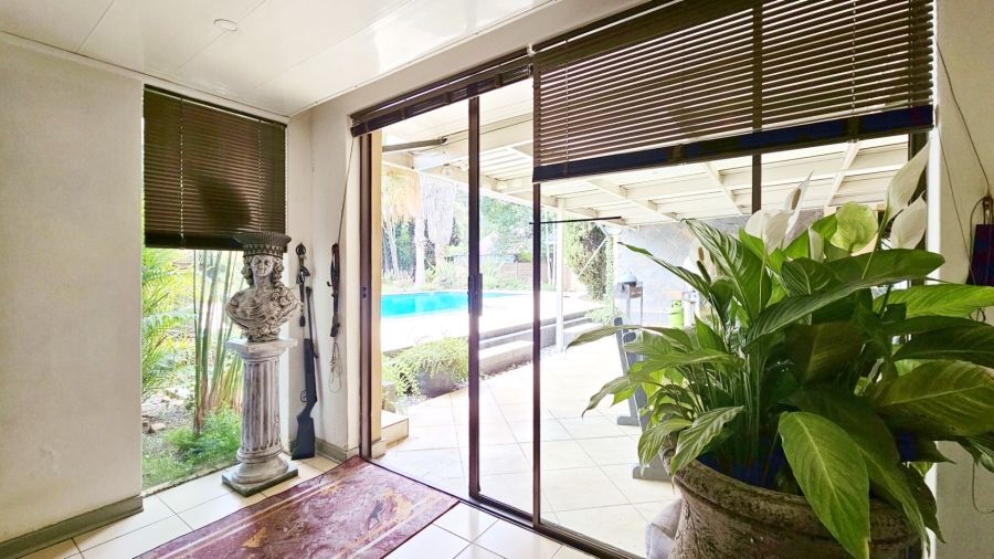 4 Bedroom Property for Sale in Three Rivers Proper Gauteng