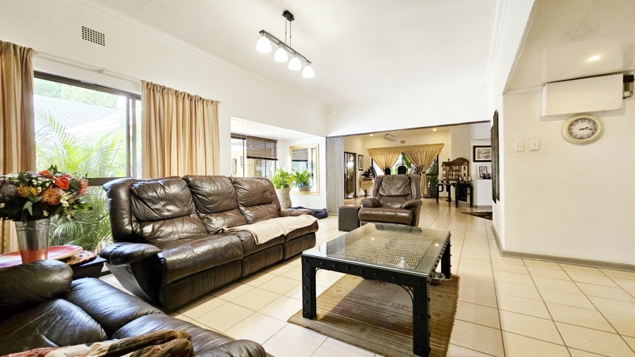 4 Bedroom Property for Sale in Three Rivers Proper Gauteng