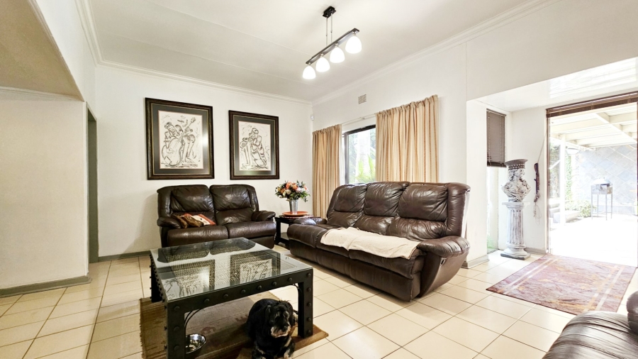 4 Bedroom Property for Sale in Three Rivers Proper Gauteng