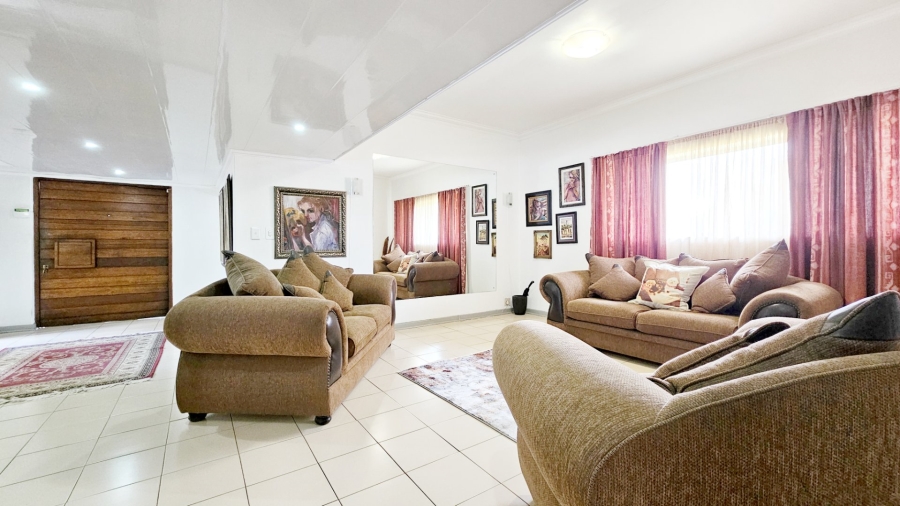 4 Bedroom Property for Sale in Three Rivers Proper Gauteng