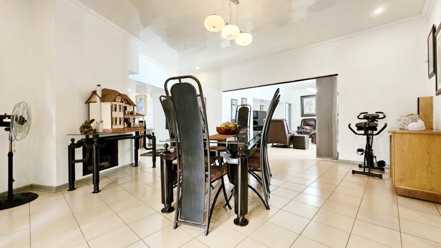 4 Bedroom Property for Sale in Three Rivers Proper Gauteng