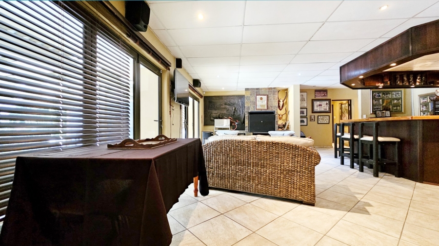 4 Bedroom Property for Sale in Three Rivers Proper Gauteng