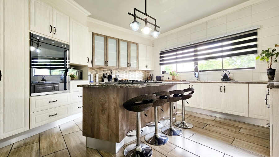 4 Bedroom Property for Sale in Three Rivers Proper Gauteng