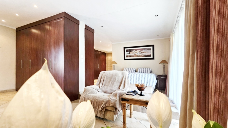 4 Bedroom Property for Sale in Three Rivers Proper Gauteng