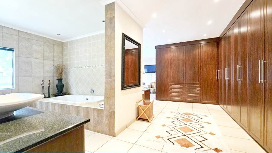 4 Bedroom Property for Sale in Three Rivers Proper Gauteng