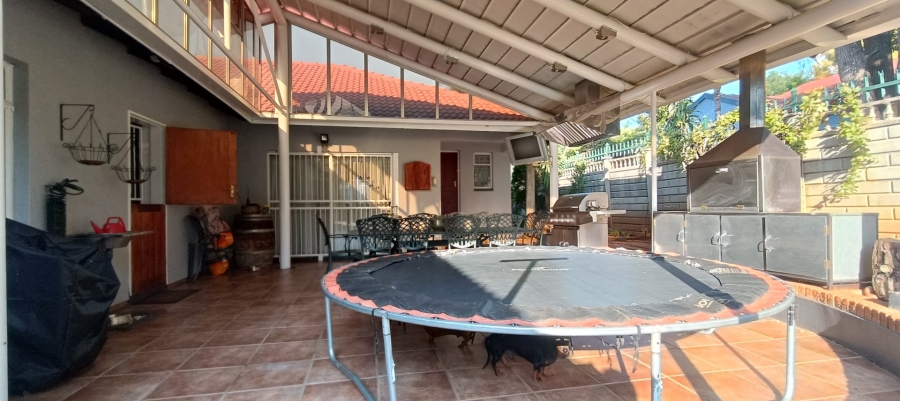 3 Bedroom Property for Sale in Magalieskruin Gauteng