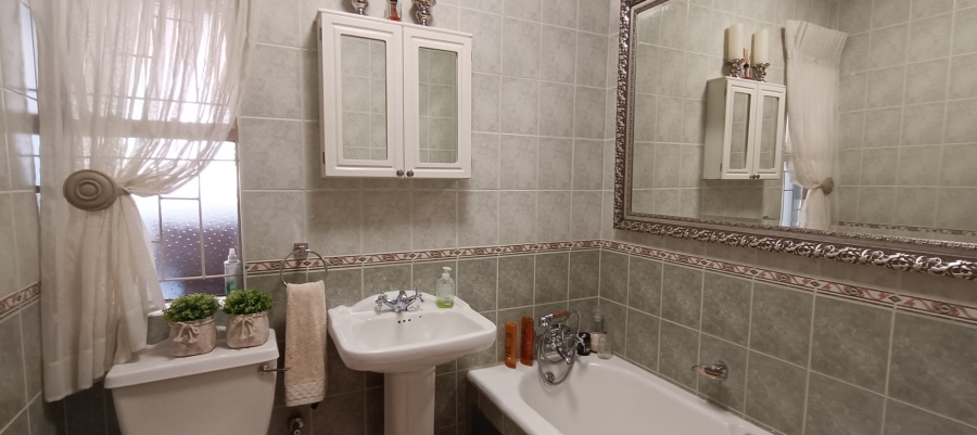 3 Bedroom Property for Sale in Magalieskruin Gauteng