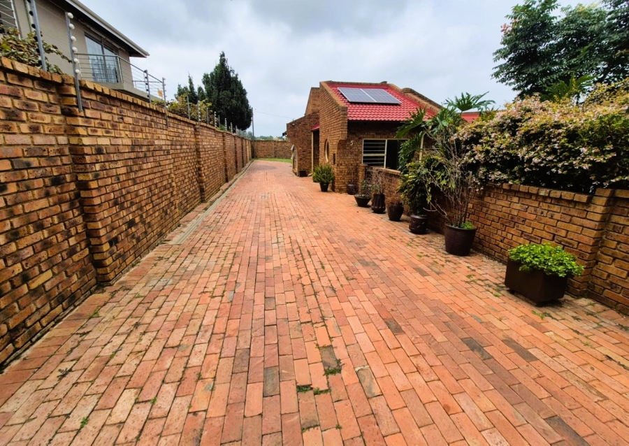 3 Bedroom Property for Sale in Country View Gauteng
