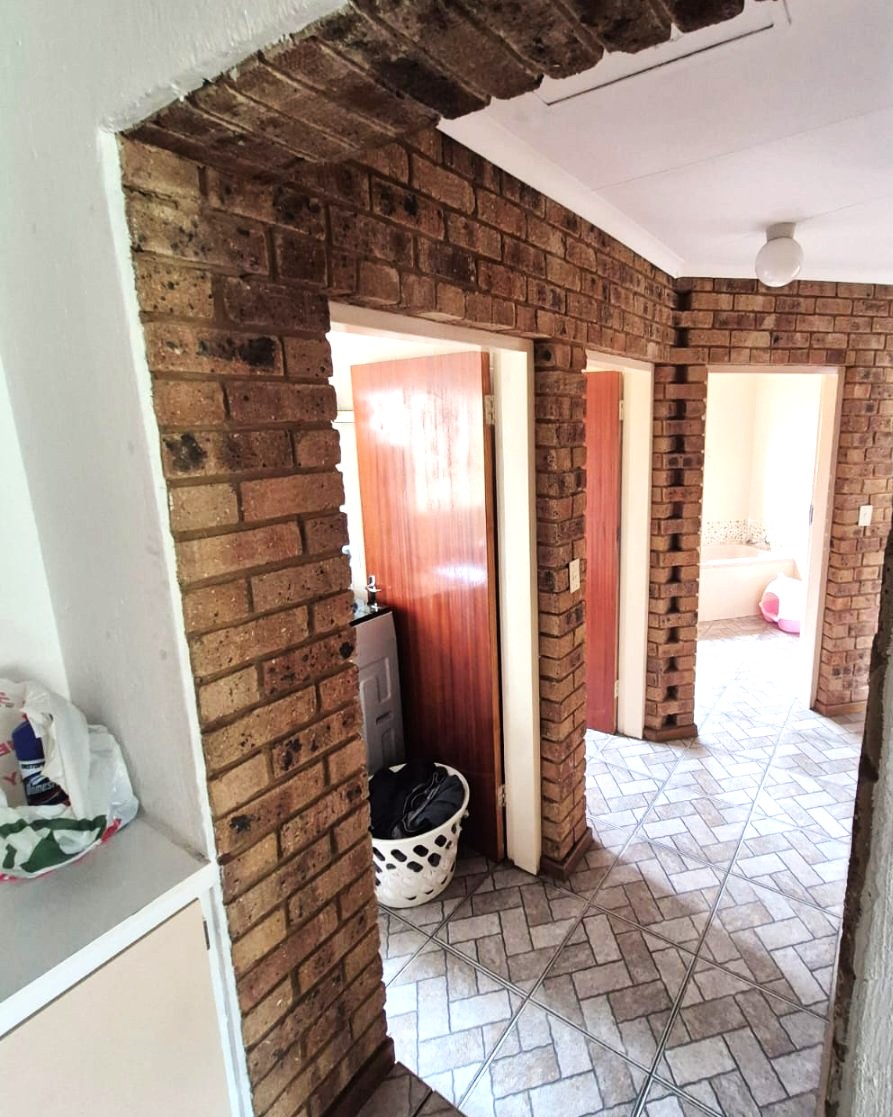 3 Bedroom Property for Sale in Country View Gauteng