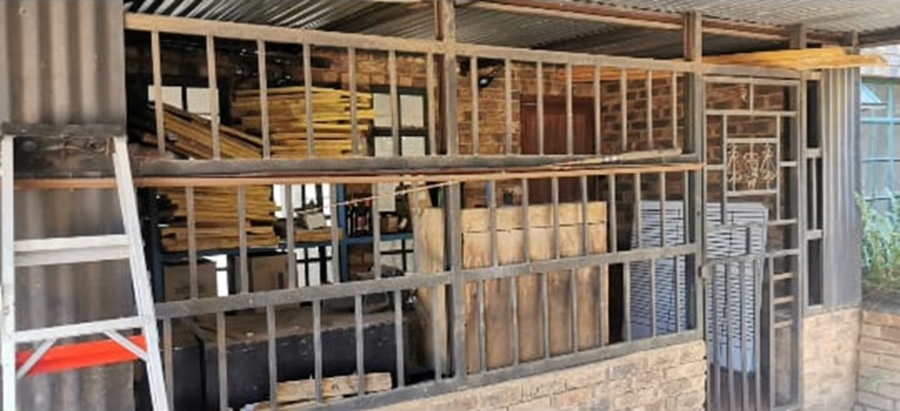 3 Bedroom Property for Sale in Kirkney Gauteng