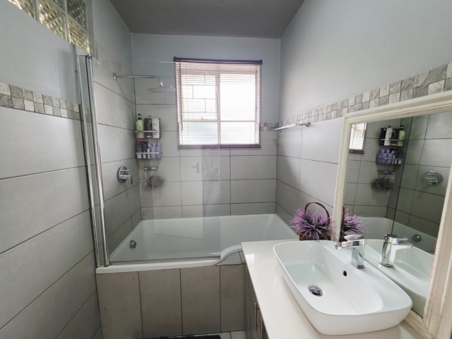 3 Bedroom Property for Sale in Villieria Gauteng