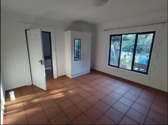 7 Bedroom Property for Sale in Glen Austin Gauteng