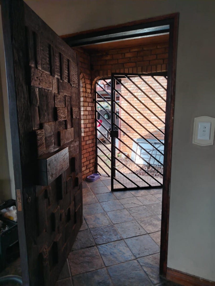 4 Bedroom Property for Sale in Doornpoort Gauteng