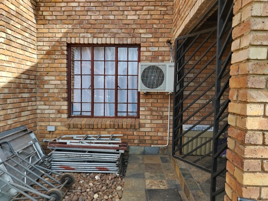 4 Bedroom Property for Sale in Doornpoort Gauteng