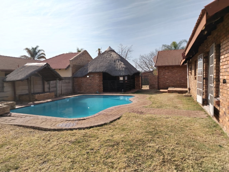4 Bedroom Property for Sale in Doornpoort Gauteng
