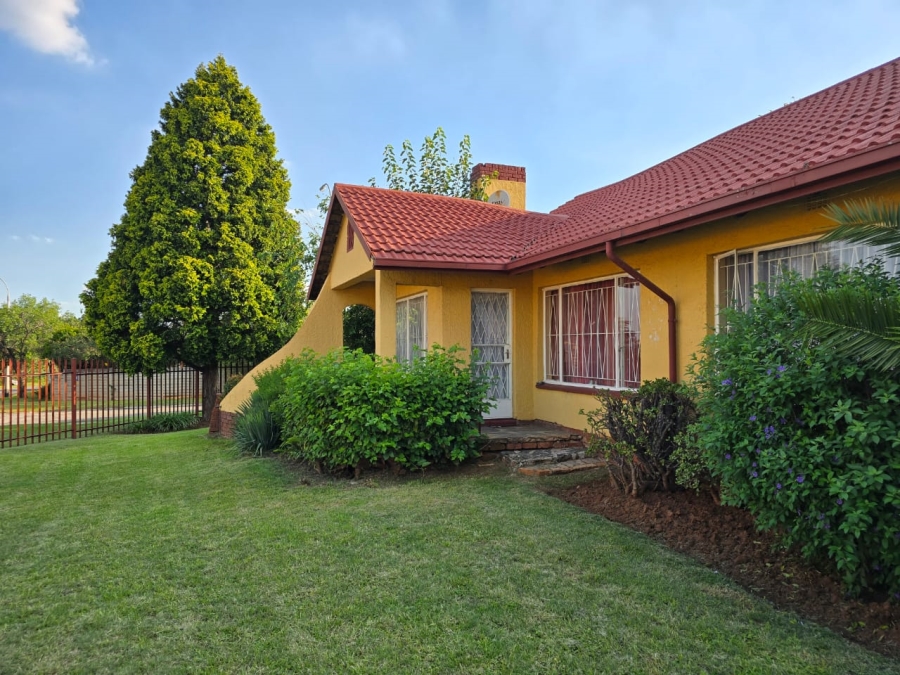 To Let 3 Bedroom Property for Rent in Marlands Gauteng
