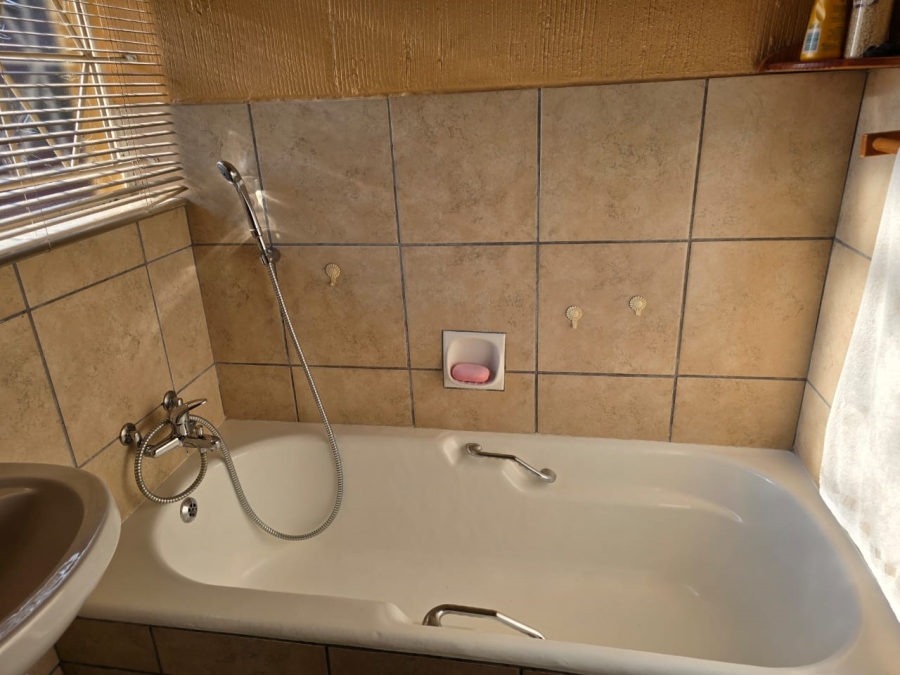 To Let 3 Bedroom Property for Rent in Marlands Gauteng