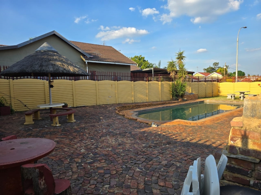 To Let 3 Bedroom Property for Rent in Marlands Gauteng
